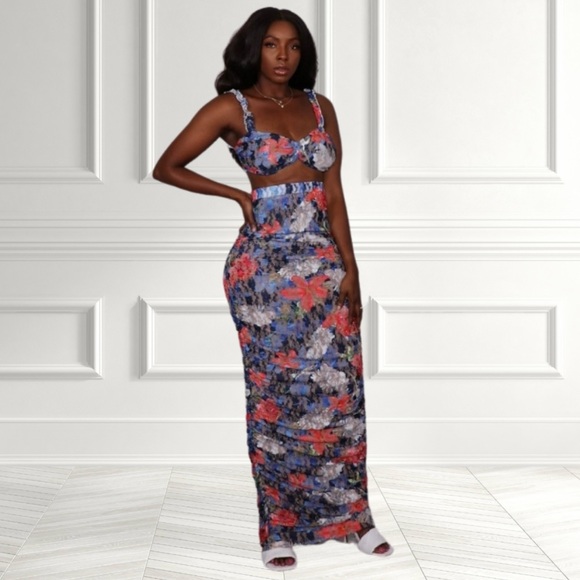 Garden Of Whispers Maxi Skirt Set - Picture 4 of 6